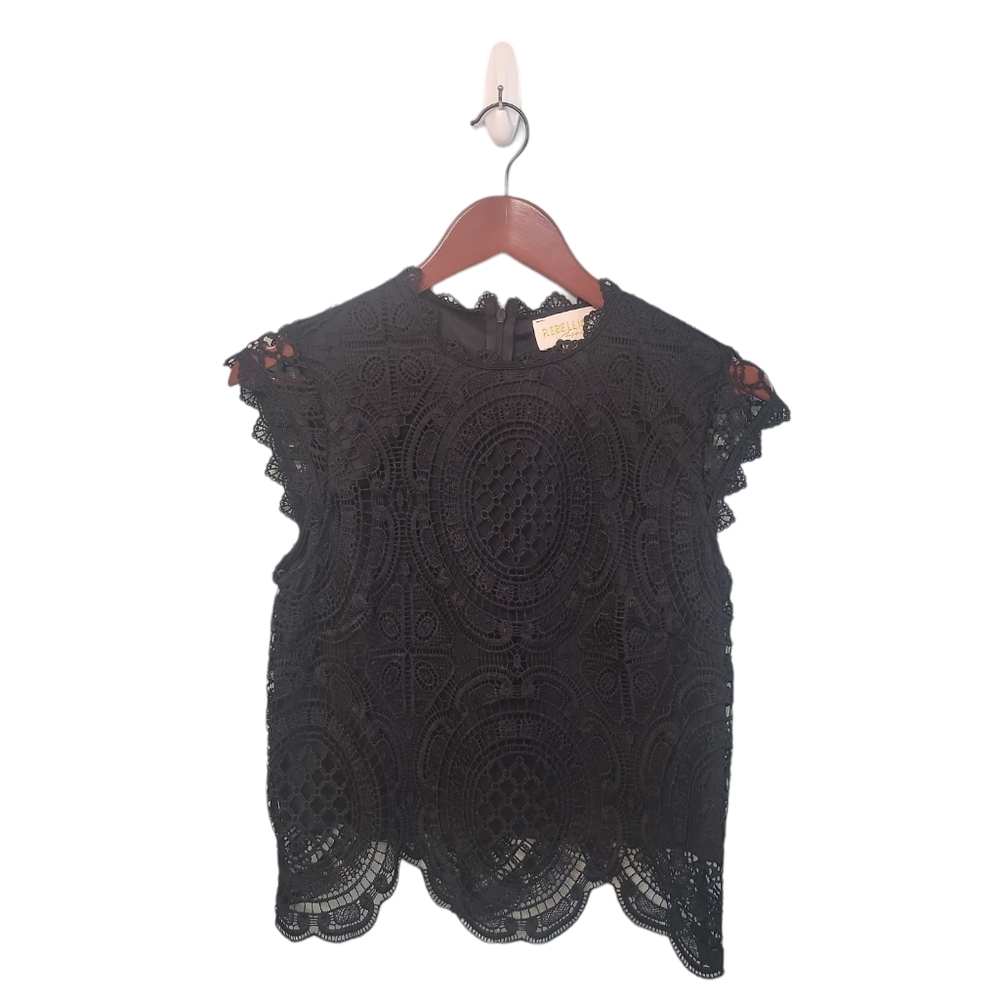 Rebellion Again Black Lace Sleeveless Minimalist Blouse‎ Size Medium